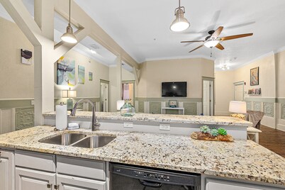 The Ray - 1st Floor - Walk to Downtown!