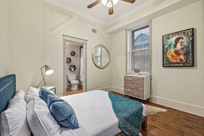 3 slaapkamers, een bureau, een strijkplank/strijkijzer, wifi