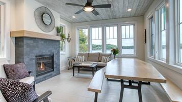 TV connectée, cheminée, médiathÚque, chaßne hi-fi