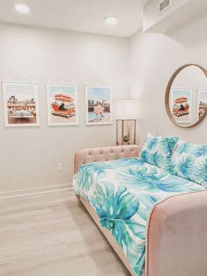 2 chambres, fer et planche à repasser, Wi-Fi gratuit, draps fournis