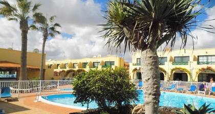 Fully Re-furbished Apartment on the popular Castillo Mar Complex