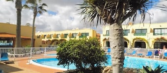 Fully Re-furbished Apartment on the popular Castillo Mar Complex
