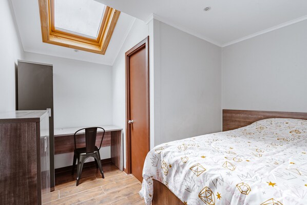 Desk, laptop workspace, soundproofing, free WiFi - La Casa Temuco (Temuco)