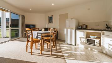 Fridge, microwave, stovetop, electric kettle