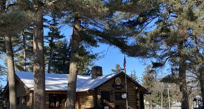 Beautiful Balsam Lake home with Jacuzzi tub close to Lake and park