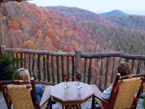 Outdoor dining - Sapphire Heaven, Luxury Mountain Cabin with a Spectacular View, Resort Amenities (Sapphire)