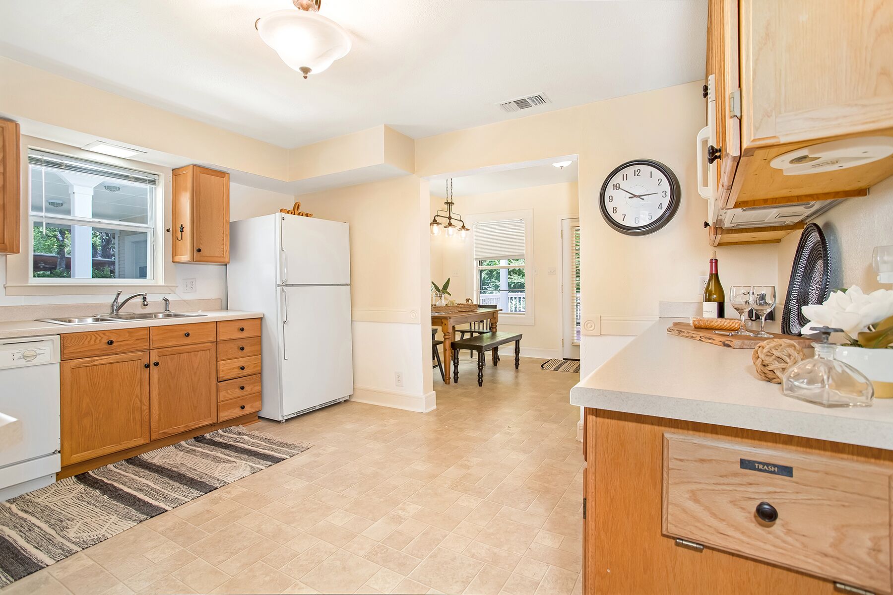 Bluebird Haus | 2 Kings, 1 Queen | In Town | No Pets