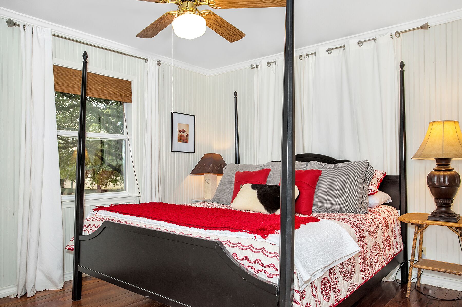 Flint River Cottage | Lavish Outdoor Fireplace | Grill