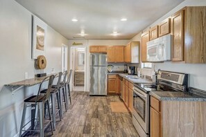 Private kitchen - Nash A · Downtown Round Rock Group Getaway (Round Rock)