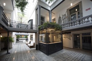 Reception - Hotel MX condesa CDMX, Trademark Collection by Wyndham (Mexico City)