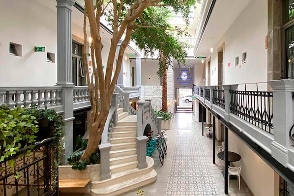 Lobby - Hotel MX condesa CDMX, Trademark Collection by Wyndham (Mexico City)