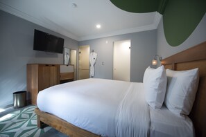 Down comforters, in-room safe, blackout drapes, iron/ironing board - Hotel MX condesa CDMX, Trademark Collection by Wyndham (Mexico City)