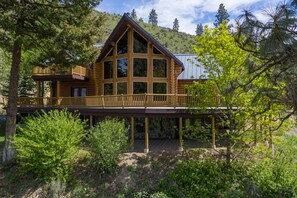 Majestic Cabin