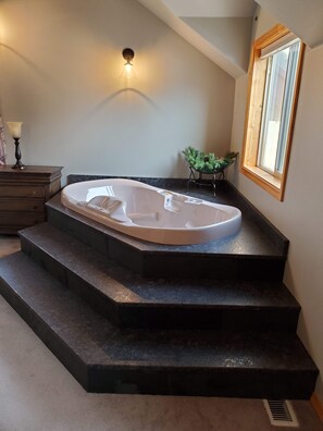 Master Jacuzzi Tub