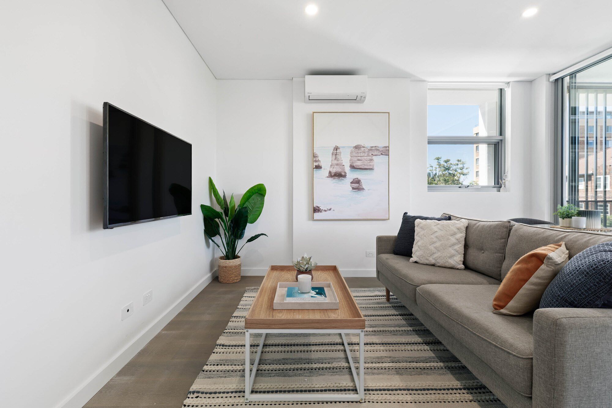 Stunning bright and airy new apartment in Bondi