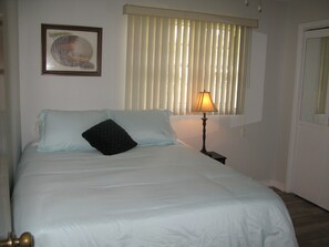 3 makuuhuonetta, työpöytä, silitysrauta/-lauta, ilmainen Wi-Fi