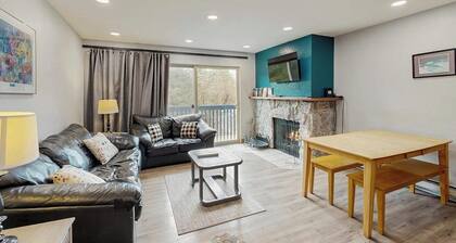 Condo with lanai, mountain view, & spiral staircase