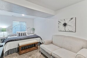3 bedrooms, desk, iron/ironing board, travel cot
