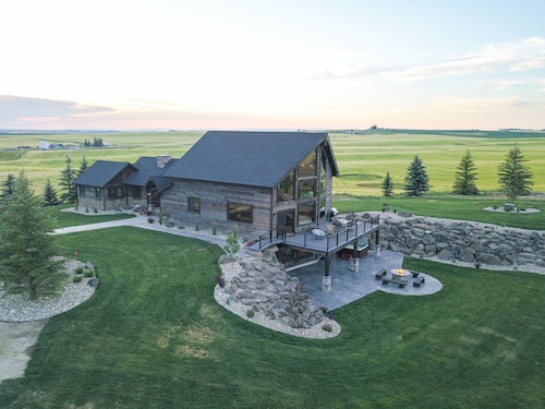 Relax in Solitude at "Our Place" - Sleeps 22