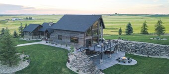 Relax in Solitude at "Our Place" - Sleeps 22