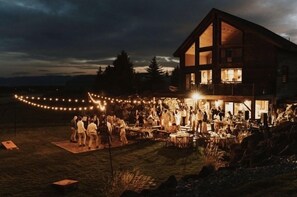 Outdoor dining - Relax in Solitude at "Our Place" - Sleeps 22 (Felt)