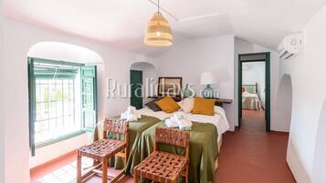 8 dormitorios, tabla de planchar con plancha, wifi