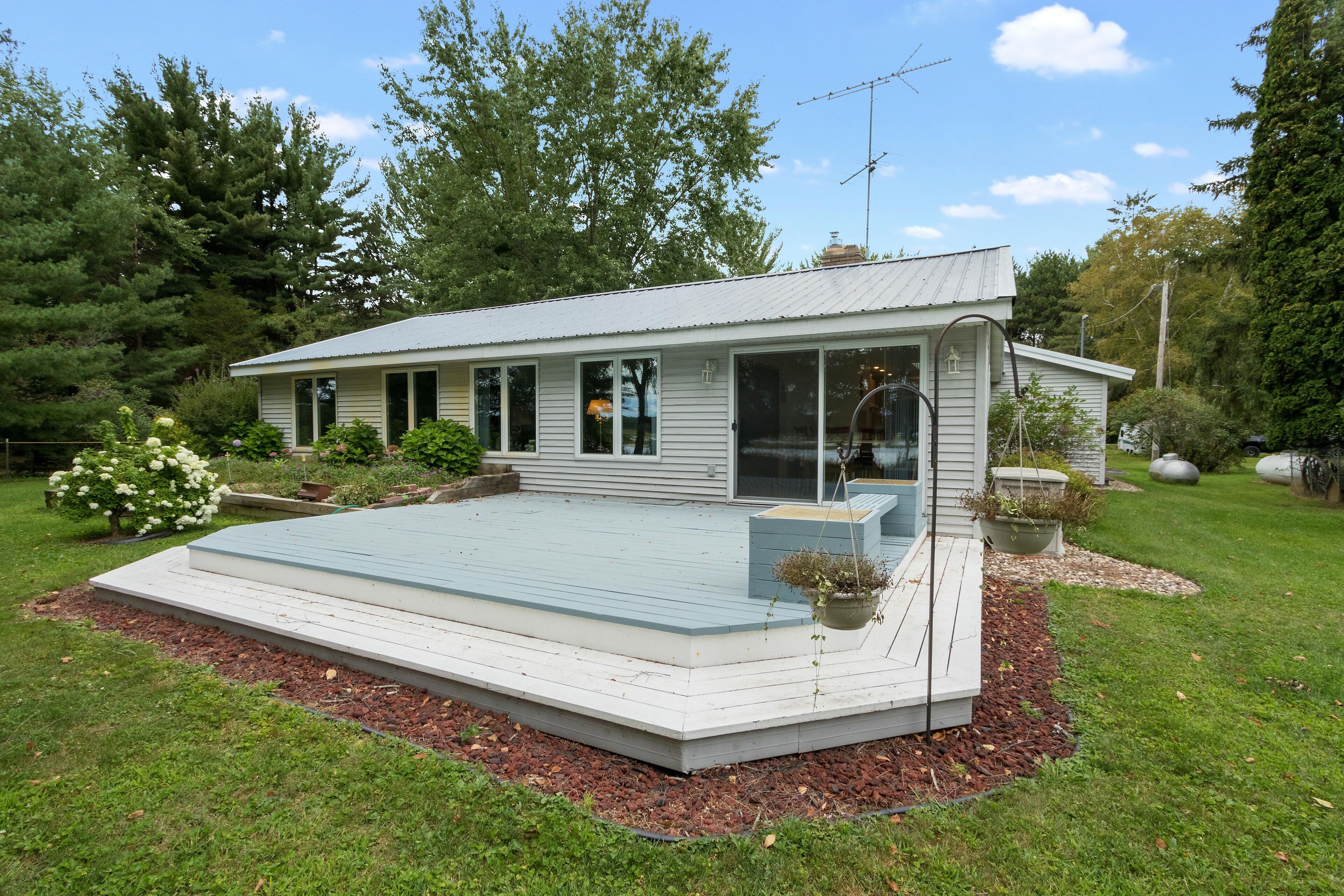 Come Relax at the Lake