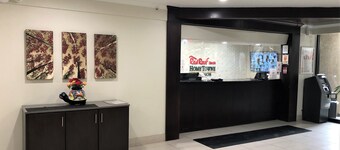 HomeTowne Studios by Red Roof Bordentown - McGuire AFB