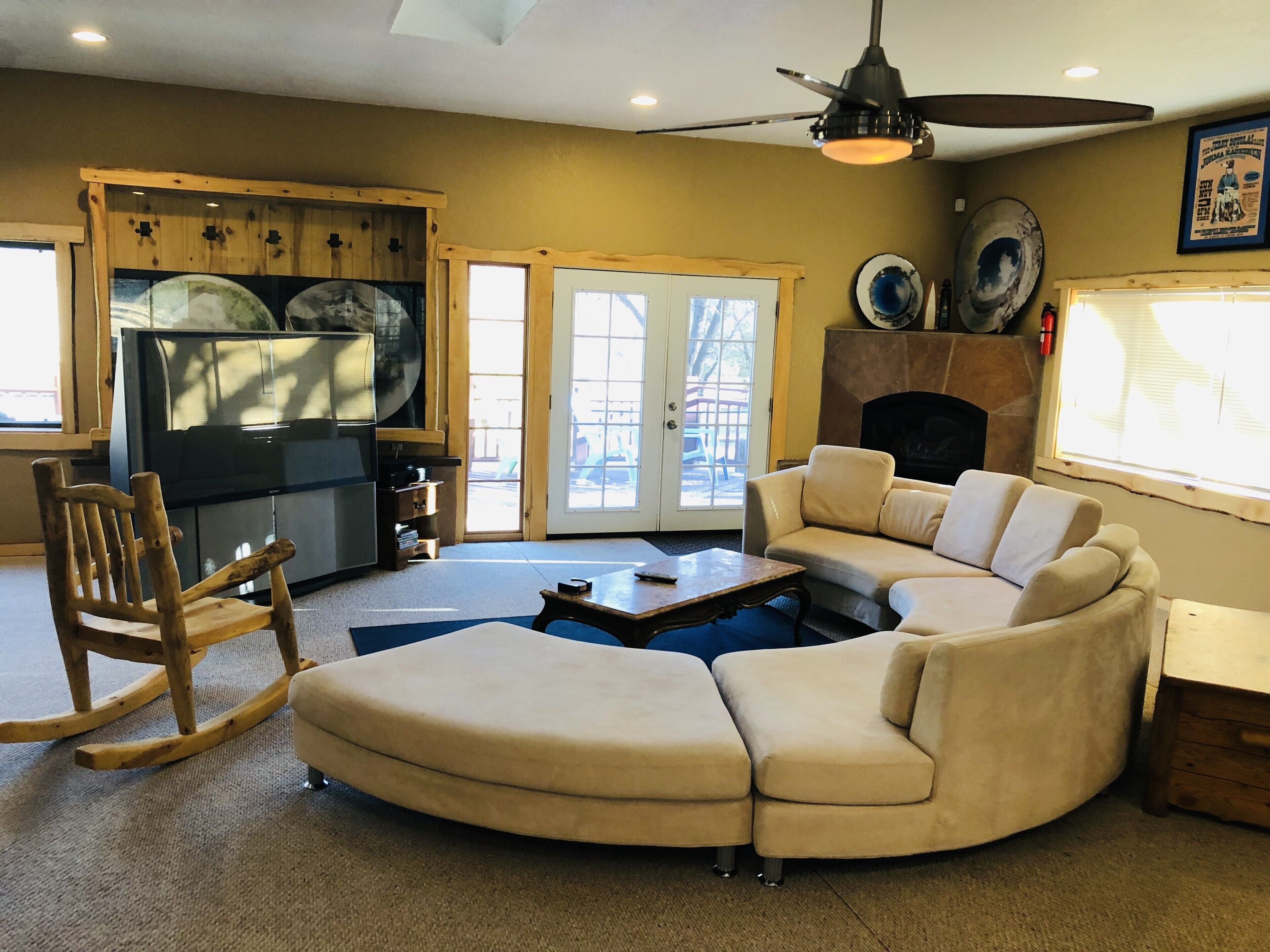 SPACIOUS CUSTOM HOME WITH LARGE GAME ROOM!!!