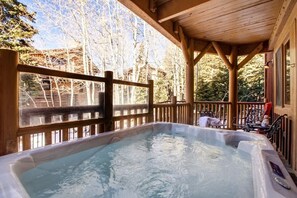 Bain à remous extérieur