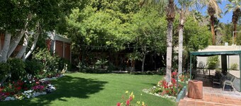 Enjoy the Holidays at the beautiful Palm Springs Tennis Club...