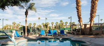 Enjoy the Holidays at the beautiful Palm Springs Tennis Club...