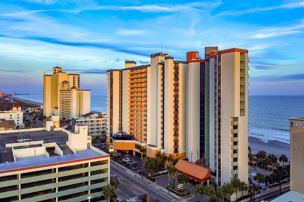 Oceanfront Studio | Pool, Oceanfront Fire Pit and more