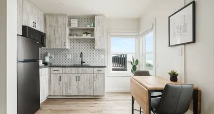 Beachfront Cottage (106)