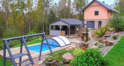 Estupenda casa de vacaciones privada con WIFI, piscina privada, TV, patio y aparcamiento