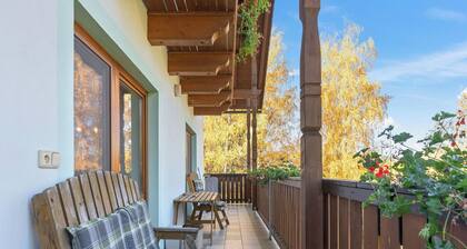 Stunning villa for 8 guests with hot tub, WIFI, TV, terrace and panoramic view