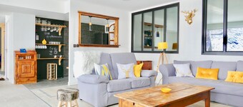 Spacious Apartment 300m2 - Sauna - BBQ - Sunny terrace