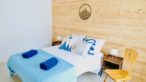 6 bedrooms, in-room safe, iron/ironing board, travel crib