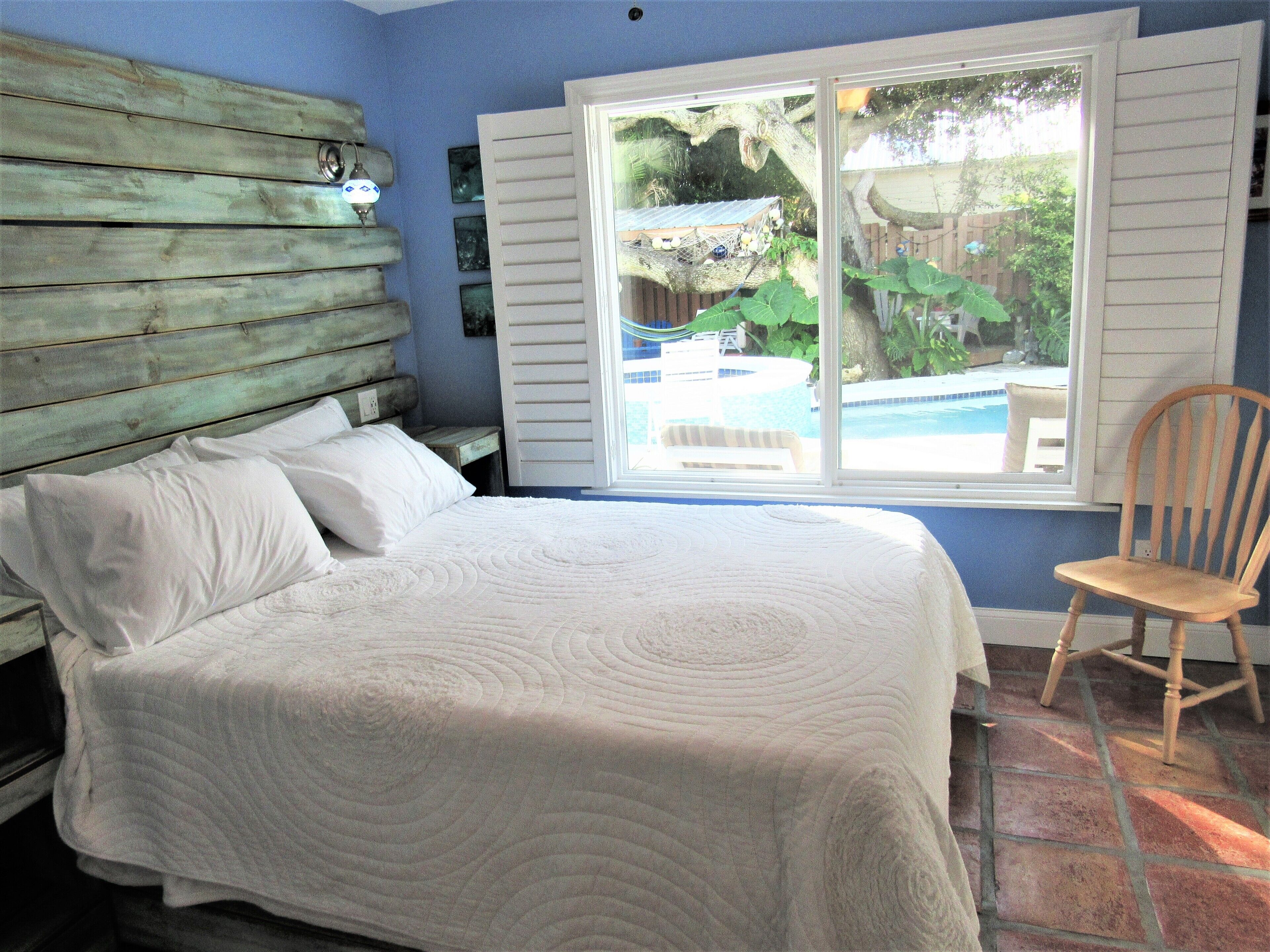 LunaSea Beach House - Family friendly, steps to beach, private pool & hot tub