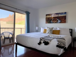 4 habitaciones, tabla de planchar con plancha, cuna de viaje y wifi