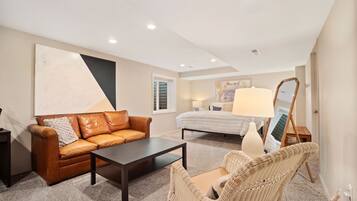 2 bedrooms, desk, iron/ironing board, travel cot