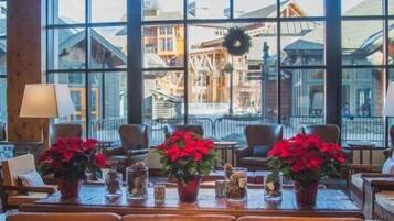 House | Ruang tamu | TV skrin rata, pendiangan