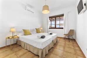 3 chambres, fer et planche à repasser, Wi-Fi gratuit, draps fournis