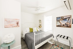 2 bedrooms, travel cot, WiFi