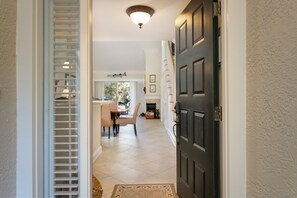 Interior - Waterfront Villa • Beach Access • Stunning Lagoon Views| Ideal for Groups (Hilton Head Island)