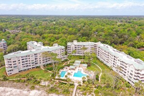 Exterior - Waterfront Villa • Beach Access • Stunning Lagoon Views| Ideal for Groups (Hilton Head Island)