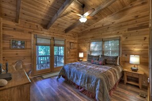 3 bedrooms, iron/ironing board, Internet, bed sheets