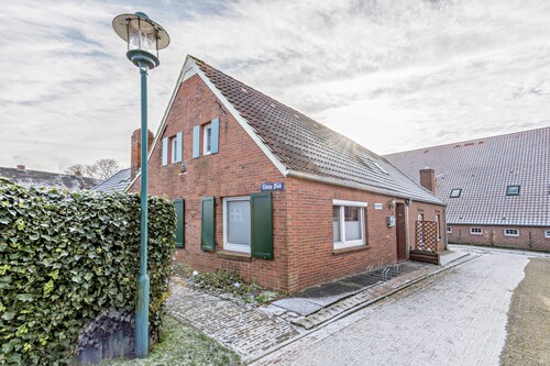 Ferienhaus "Grietjes Huus" mit Privatterrasse, Kamin und WLAN
