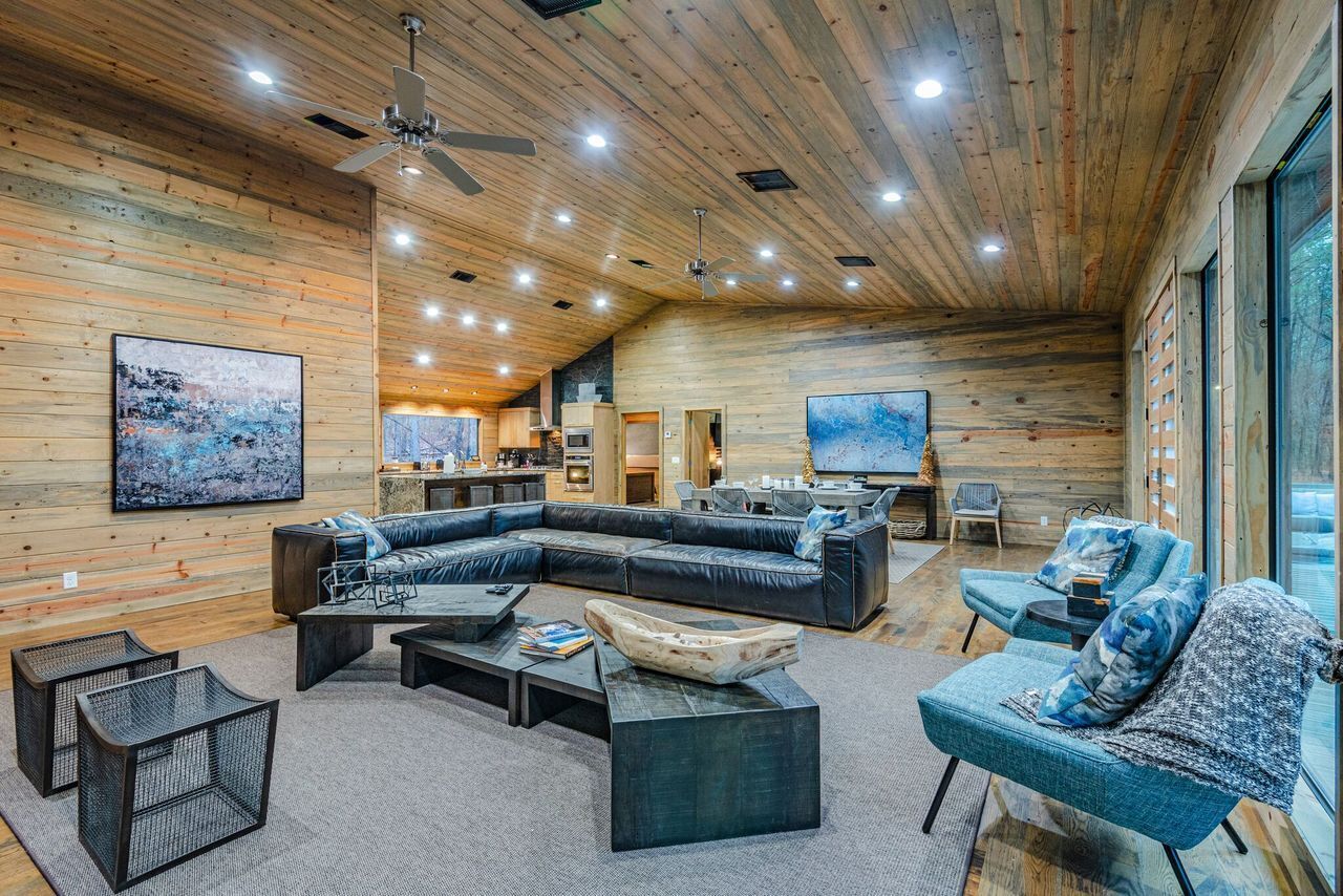 Star Dust  Modern Meets Luxury 3 Bedroom Handicap Acessible