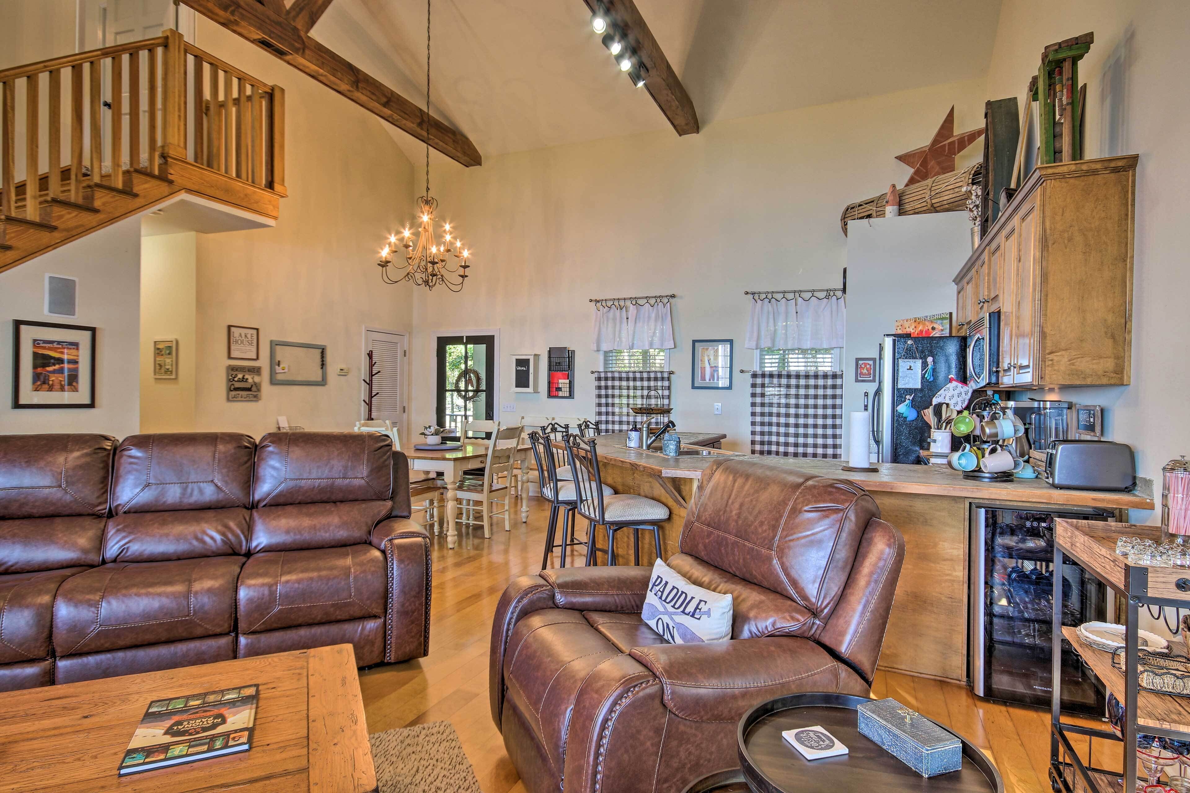 Lakefront Paradise w/ Fire Pit - Dogs Welcome!